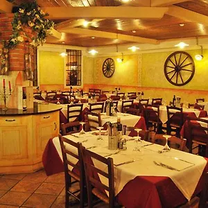 https://albergo-ristorante-la-rocca.hotelinveneto.com